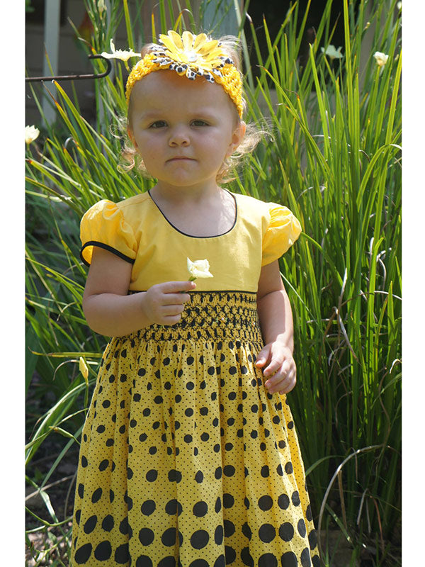 Baby Girls Infant Dresses Hand Smocked with Polkadots Baby Girls Infant Dresses Hand Smocked with Polkadots